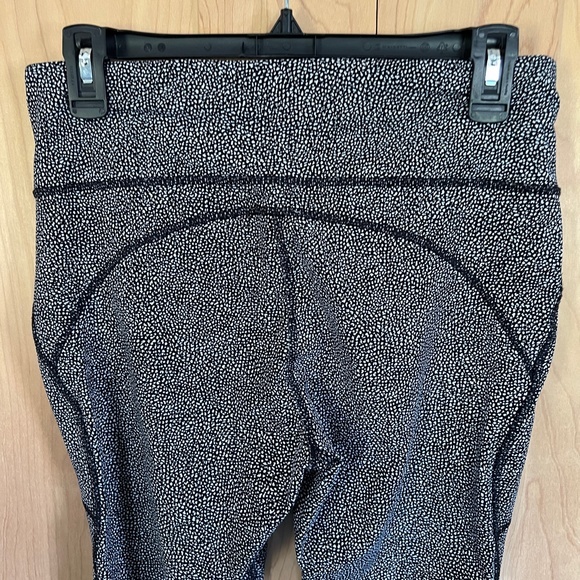 Lululemon leggings - Picture 6 of 10